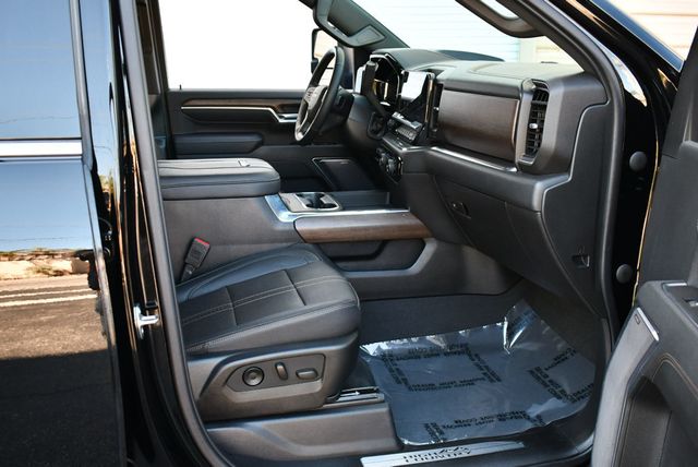 2024 Chevrolet Silverado 2500HD 4WD Crew Cab 159" High Country W/Technology & Z71 Packages - 22773004 - 52