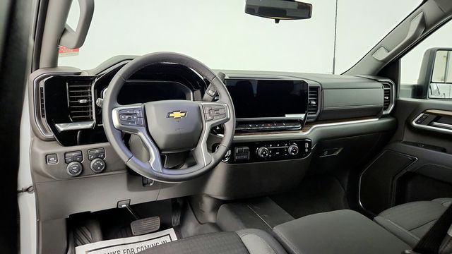 2024 Chevrolet Silverado 2500HD 4WD Crew Cab 159’’ LT w/ 6.6L Turbo-Diesel & Chrome Assist Steps - 22945613 - 11