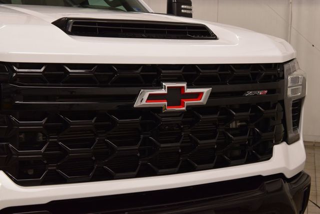 2024 Chevrolet Silverado 2500HD 4WD Crew Cab 159" ZR2 - 23079796 - 10