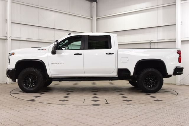 2024 Chevrolet Silverado 2500HD 4WD Crew Cab 159" ZR2 - 23079796 - 3