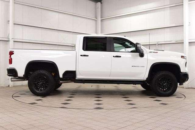 2024 Chevrolet Silverado 2500HD 4WD Crew Cab 159" ZR2 - 23079796 - 8