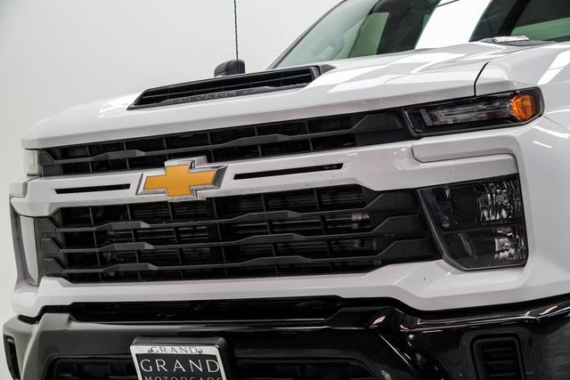 2024 Chevrolet Silverado 2500HD 4WD Crew Cab 172" Custom - 23009637 - 1