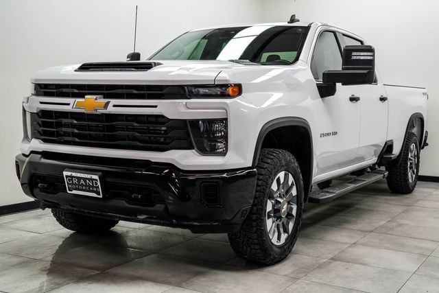2024 Chevrolet Silverado 2500HD 4WD Crew Cab 172" Custom - 23009637 - 5