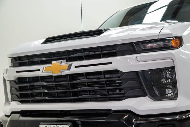 2024 Chevrolet Silverado 2500HD 4WD Crew Cab 172" Custom - 23053204 - 1