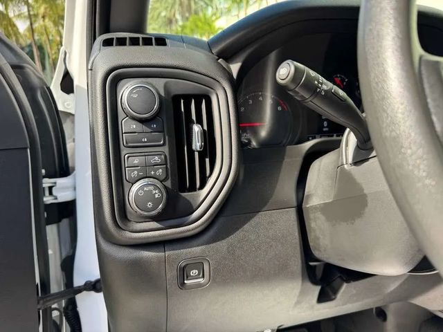 2024 Chevrolet Silverado 2500HD Custom Pickup 4D 6 1/2 ft - 22968835 - 17