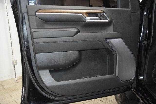 2024 Chevrolet Silverado 2500HD High Country Premium Midnight Edition Z71 - 22893730 - 46