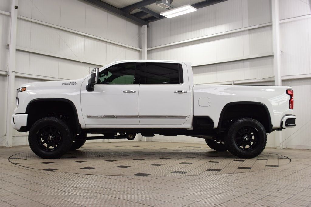 2024 Chevrolet Silverado 2500HD High Country Z71 photo 4
