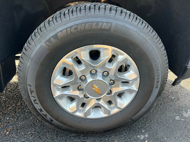 2024 Chevrolet Silverado 2500HD LT Z71 Off Road 4x4 Regular Cab 8 Foot Bed 6.6L  - 22974911 - 20
