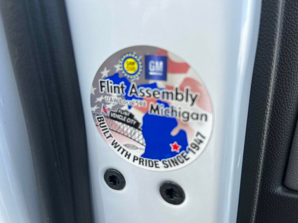 2024 Chevrolet Silverado 2500HD LT Z71 Off Road 4x4 Regular Cab 8 Foot Bed 6.6L  - 22974911 - 33