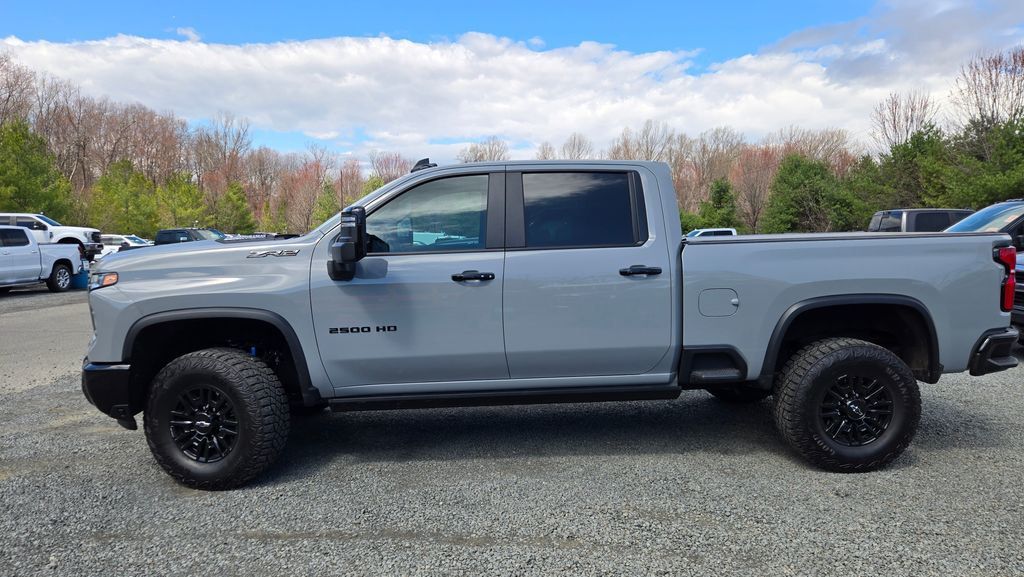 2024 Chevrolet Silverado 2500HD ZR2 - 23000852 - 3