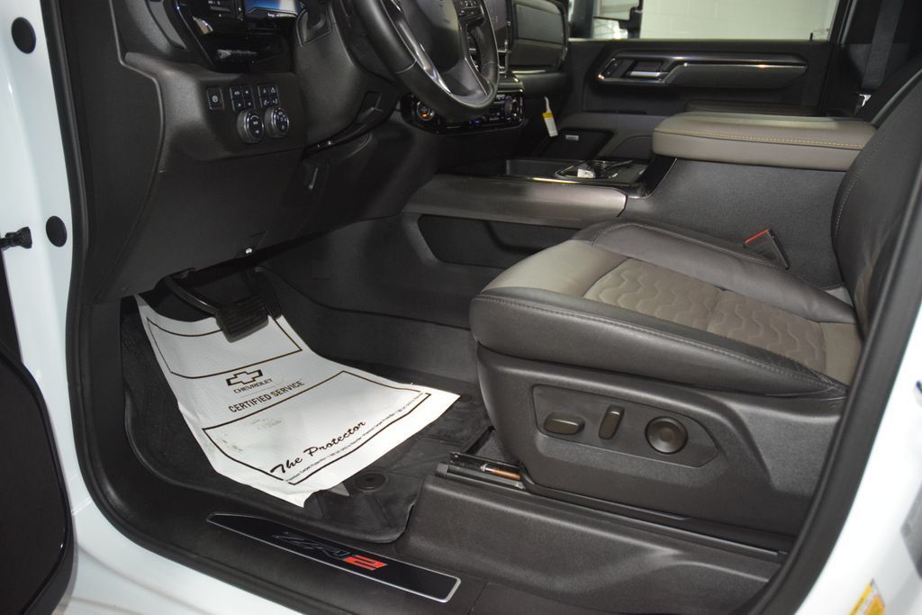 2024 Chevrolet Silverado 2500HD ZR2 w/ Technology Package - 23079796 - 37