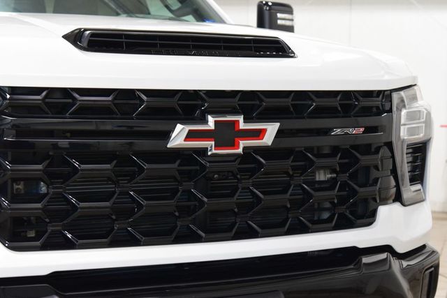 2024 Chevrolet Silverado 2500HD ZR2 w/ Technology Package - 23079796 - 8