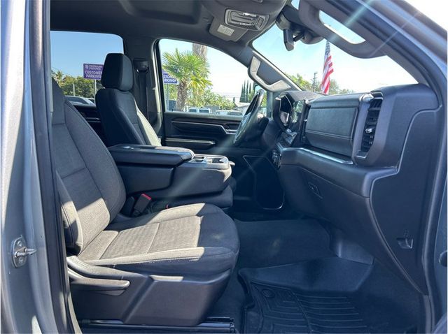 2024 Chevrolet Silverado 3500 HD Crew Cab LT DUALLY 4X4 DIESEL BACK UP CAM 1 OWNER CLEAN - 23095042 - 30