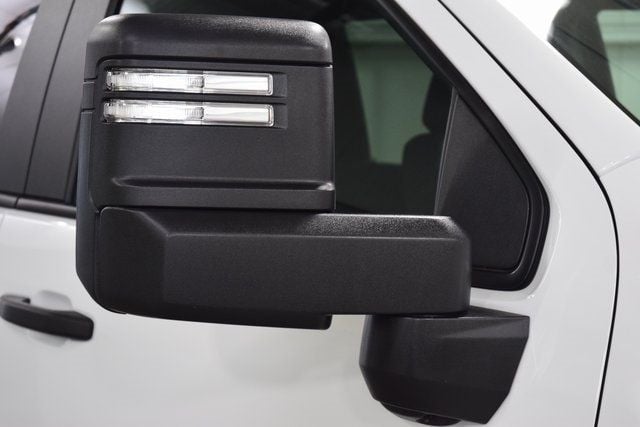 2024 Chevrolet Silverado 3500HD 3500HD CREW 4X4 * 6.6 V8 * 8' BED * 1 OWNER * LIKE NEW - 22935388 - 10