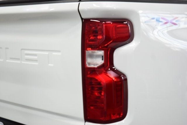 2024 Chevrolet Silverado 3500HD 3500HD CREW 4X4 * 6.6 V8 * 8' BED * 1 OWNER * LIKE NEW - 22935388 - 12