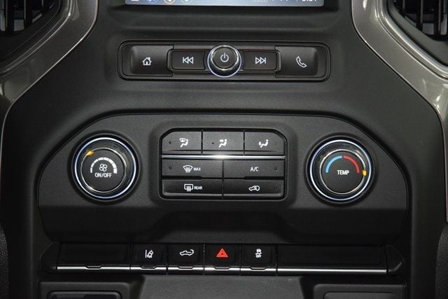 2024 Chevrolet Silverado 3500HD 3500HD CREW 4X4 * 6.6 V8 * 8' BED * 1 OWNER * LIKE NEW - 22935388 - 23