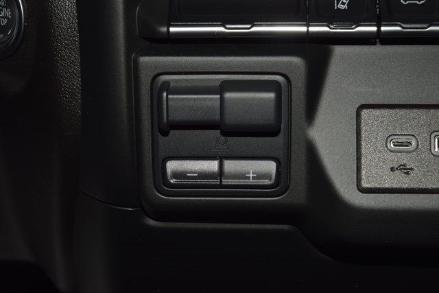 2024 Chevrolet Silverado 3500HD 3500HD CREW 4X4 * 6.6 V8 * 8' BED * 1 OWNER * LIKE NEW - 22935388 - 24