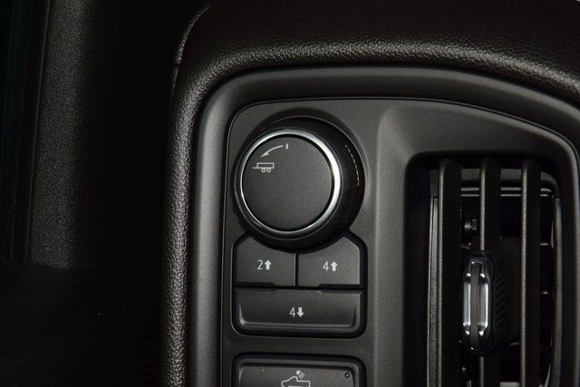 2024 Chevrolet Silverado 3500HD 3500HD CREW 4X4 * 6.6 V8 * 8' BED * 1 OWNER * LIKE NEW - 22935388 - 27