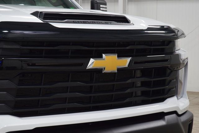 2024 Chevrolet Silverado 3500HD 3500HD CREW 4X4 * 6.6 V8 * 8' BED * 1 OWNER * LIKE NEW - 22935388 - 4