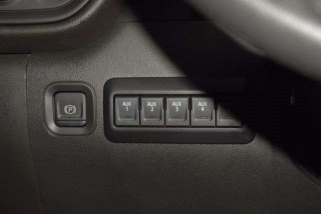 2024 Chevrolet Silverado 3500HD 3500HD CREW 4X4 * 6.6 V8 * STAKE BODY * NEW BOSS PLOW - 22919722 - 24