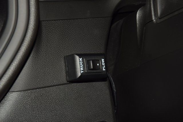 2024 Chevrolet Silverado 3500HD 3500HD CREW 4X4 * 6.6 V8 * STAKE BODY * NEW BOSS PLOW - 22919722 - 29