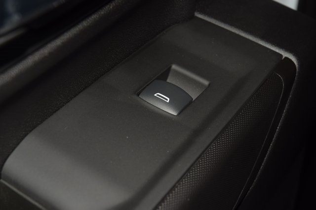 2024 Chevrolet Silverado 3500HD 3500HD CREW 4X4 * 6.6 V8 * STAKE BODY * NEW BOSS PLOW - 22919722 - 34