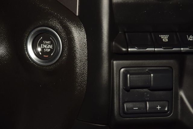 2024 Chevrolet Silverado 3500HD 3500HD CREW 4X4 * DURAMAX * 9' READING UTILITY * 1 OWNER - 23046207 - 24
