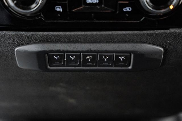 2024 Chevrolet Silverado 3500HD 3500HD CREW 4X4 * DURAMAX * LT PKG * DAKOTA UTILITY * 1 OWNER - 22772917 - 30