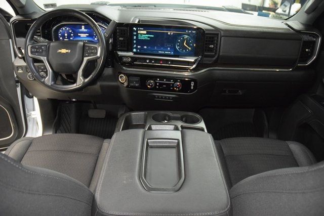 2024 Chevrolet Silverado 3500HD LT photo 16