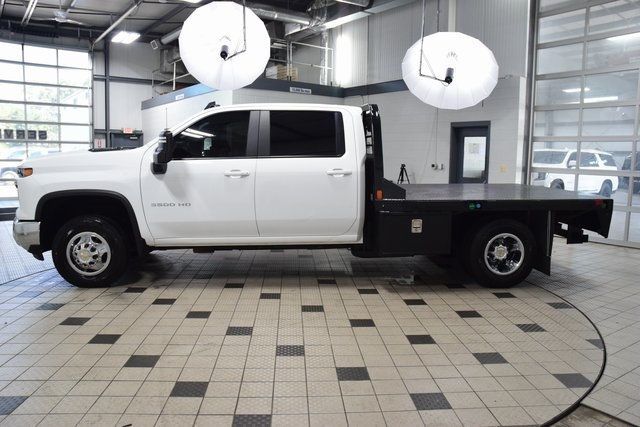 2024 Chevrolet Silverado 3500HD LT photo 3