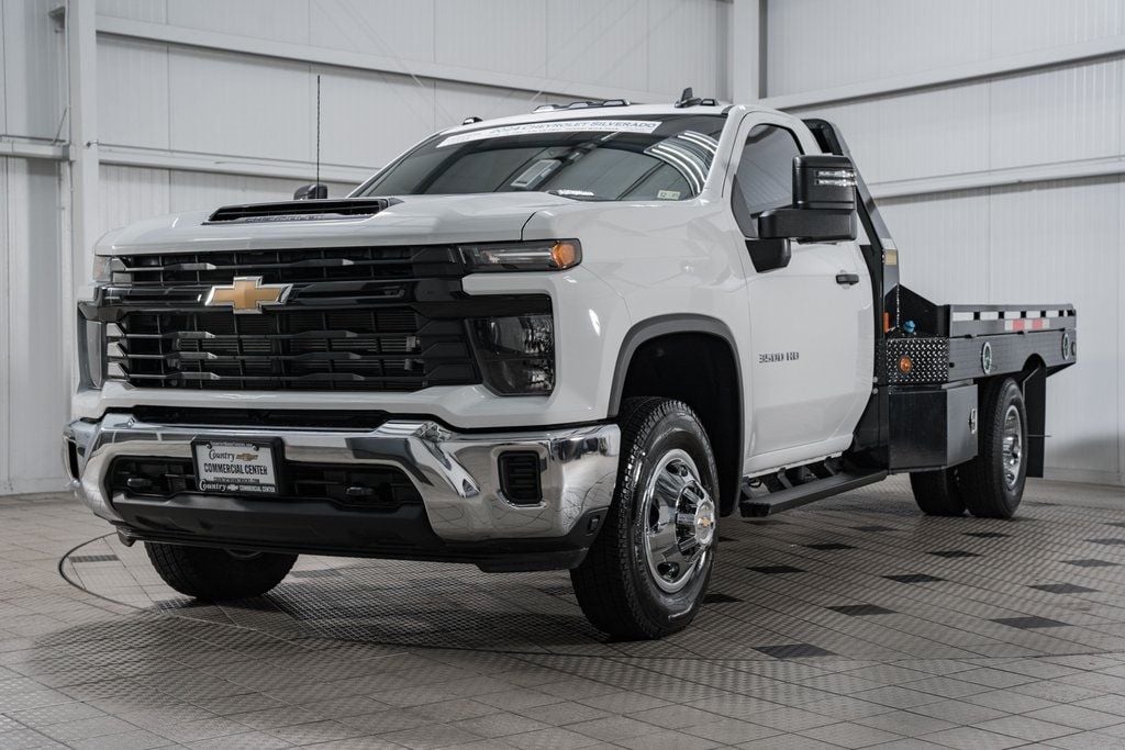 2024 Chevrolet Silverado 3500HD 3500HD REG CAB 4X4 * DURAMAX * 11' FLATBED * 2K MILES - 22705635 - 2