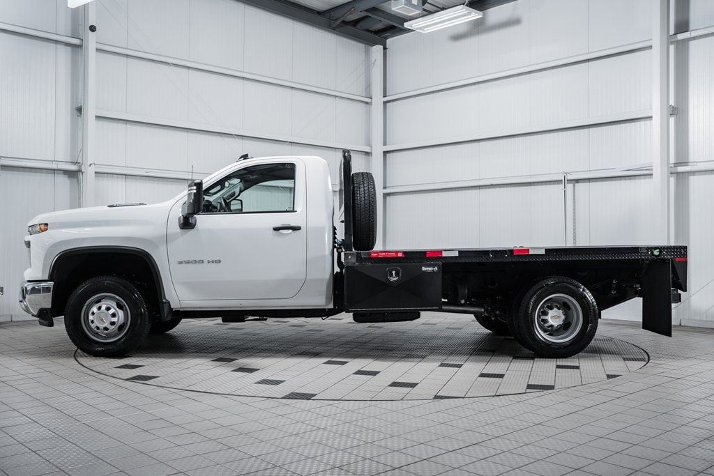 2024 Chevrolet Silverado 3500HD 3500HD REG CAB 4X4 * DURAMAX * 11' KNAPHEIDE FLATBED * 4K MILES! - 22638450 - 3