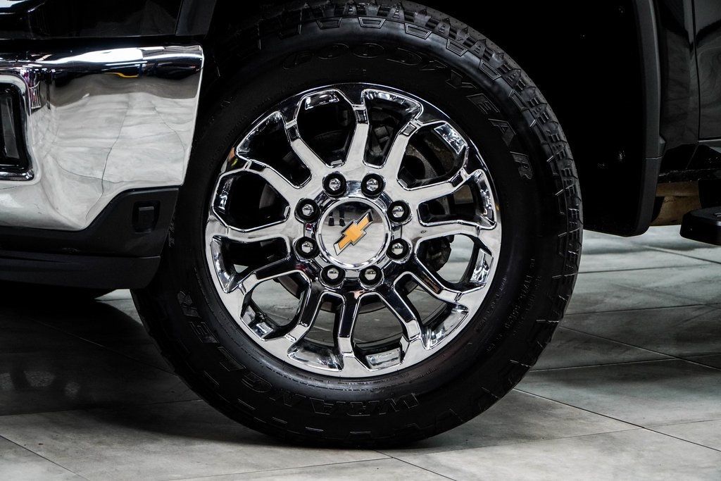 2024 Chevrolet Silverado 3500HD LTZ photo 2