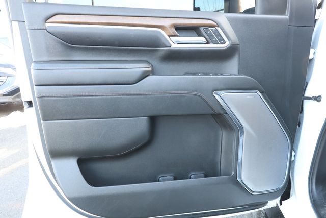 2024 Chevrolet Silverado 3500HD 4WD Crew Cab 172'' High Country with Turbo-Diesel & Premium Pkg - 22986490 - 9