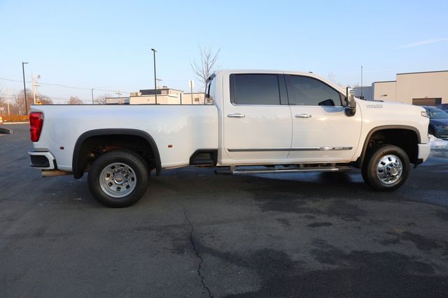 2024 Chevrolet Silverado 3500HD 4WD Crew Cab 172'' High Country with Turbo-Diesel & Premium Pkg - 22986490 - 5