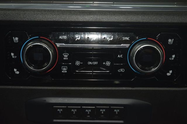 2024 Chevrolet Silverado 3500HD High Country w/ Technology Package - 23063591 - 32