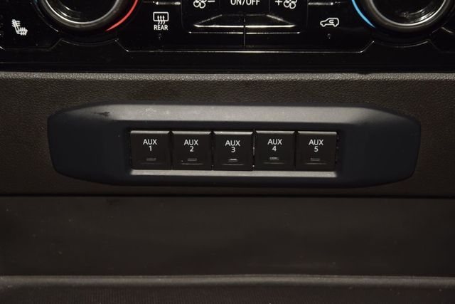 2024 Chevrolet Silverado 3500HD High Country w/ Technology Package - 23063591 - 33