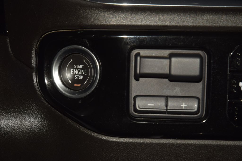 2024 Chevrolet Silverado 3500HD High Country w/ Technology Package - 23063591 - 34