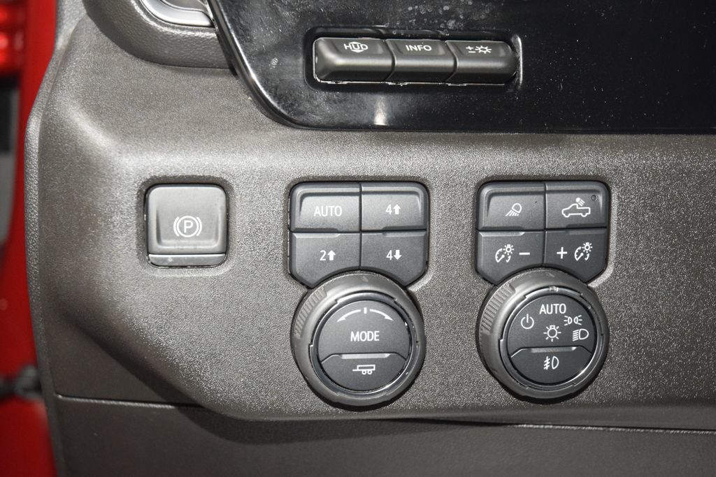 2024 Chevrolet Silverado 3500HD High Country w/ Technology Package - 23063591 - 36