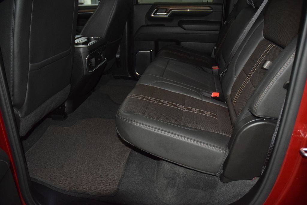 2024 Chevrolet Silverado 3500HD High Country w/ Technology Package - 23063591 - 44
