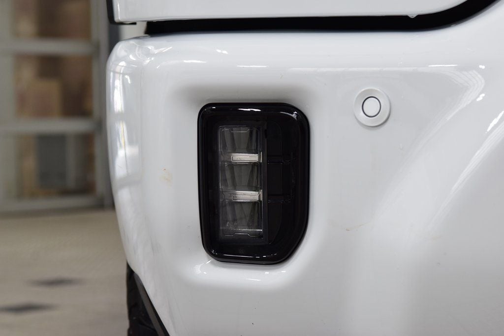 2024 Chevrolet Silverado 3500HD High Country Z71 w/ Technology Package - 23055840 - 13