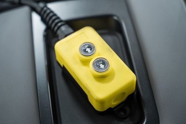 2024 Chevrolet SILVERADO 5500HD 5500HD CREW 4X4 * DURAMAX * 12' LANDSCAPE DUMP W/ CHIP TOP  - 22789652 - 29