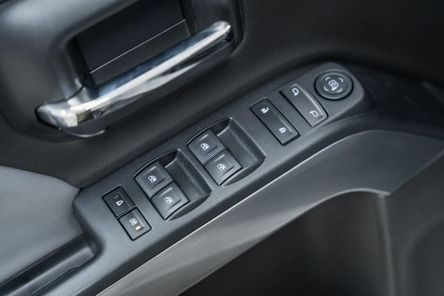 2024 Chevrolet SILVERADO 5500HD 5500HD CREW 4X4 * DURAMAX * 12' LANDSCAPE DUMP W/ CHIP TOP  - 22789652 - 34