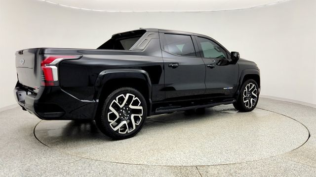 2024 Chevrolet Silverado EV e4WD Crew Cab RST - 22990339 - 4