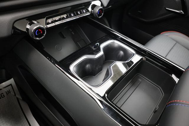 2024 Chevrolet Silverado EV e4WD Crew Cab RST First Edition - 22971805 - 10