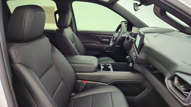 2024 Chevrolet Silverado EV e4WD Crew Cab Work Truck w/ 1FL Fleet Pkg & 18'' Steel Wheels - 23017550 - 23