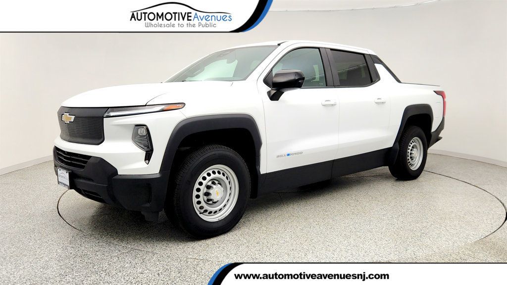 2024 Chevrolet Silverado EV e4WD Crew Cab Work Truck w/ 1FL Fleet Pkg & Spray-On Bedliner - 23019768 | Video 1