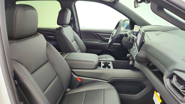 2024 Chevrolet Silverado EV e4WD Crew Cab Work Truck w/ 1FL Fleet Pkg & Spray-On Bedliner - 23019768 - 23