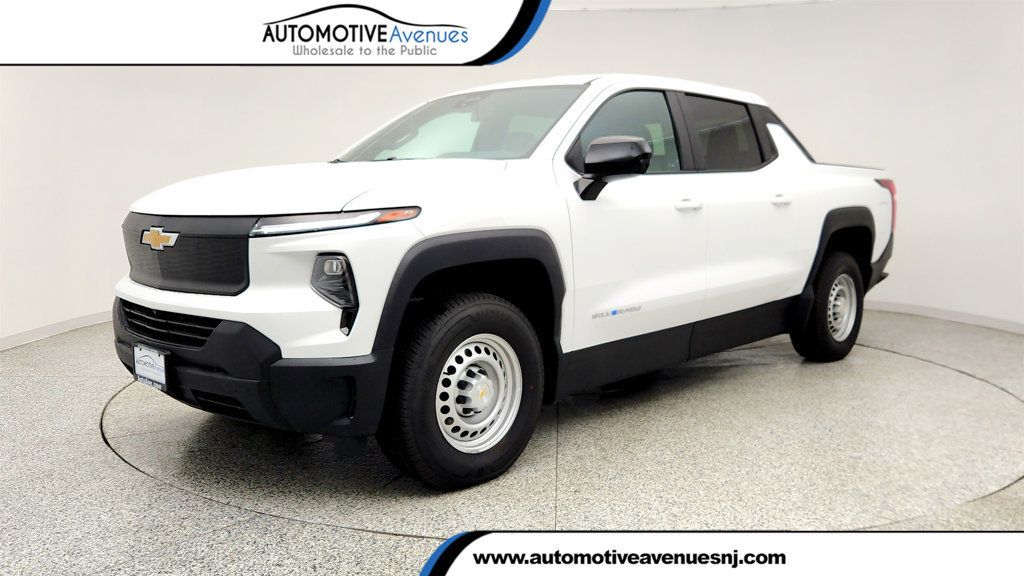 2024 Chevrolet Silverado EV e4WD Crew Cab Work Truck w/ 1FL Fleet Pkg & Spray-On Bedliner - 23019770 | Video 1