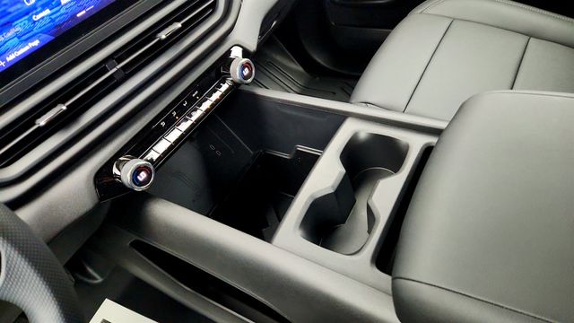 2024 Chevrolet Silverado EV e4WD Crew Cab Work Truck w/ 1FL Fleet Pkg & Spray-On Bedliner - 23021619 - 15